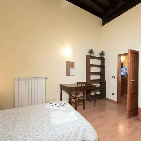 Διαμέρισμα Sdrucciolo Dei Pitti Second Floor *