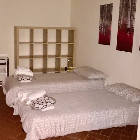 Sdrucciolo Dei Pitti Second Floor Apartment